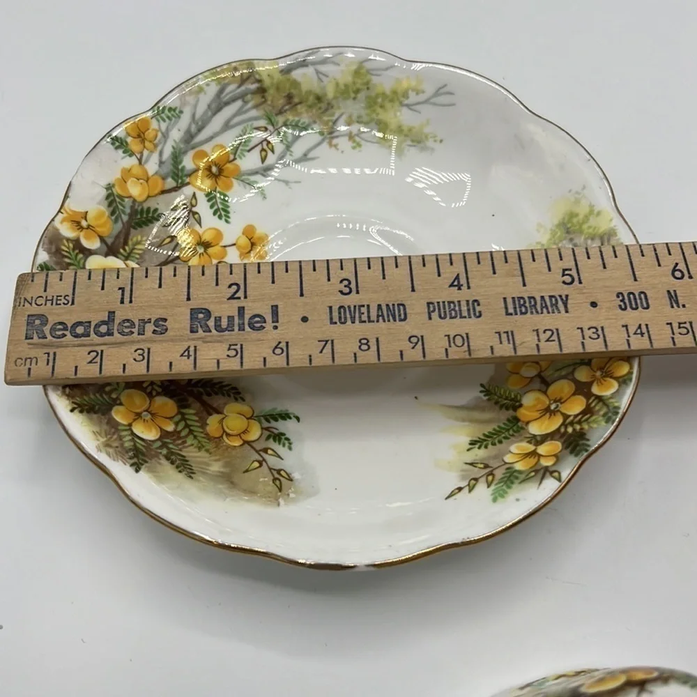 ROYAL ALBERT BONE CHINA MADE IN ENGLAND PARTRIDGE PEA TEACUP AND SAUCER SET Tea
